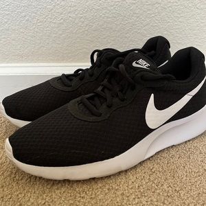 Nike Tennis Shoes